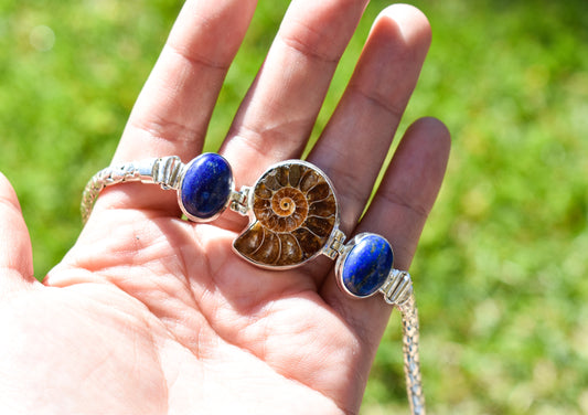 Lapis Lazuli Bracelet with Ammonite