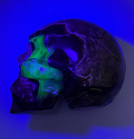 UV Reactive Volcano Agate Skull