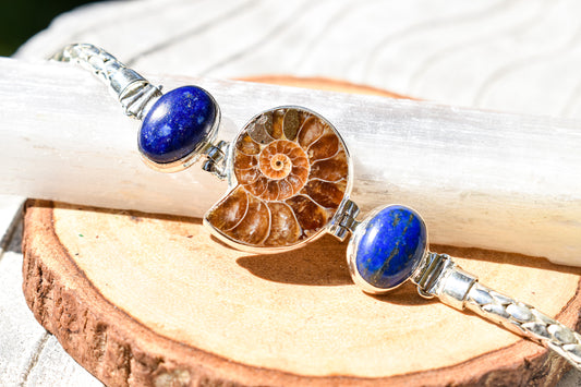 Lapis Lazuli Bracelet with Ammonite